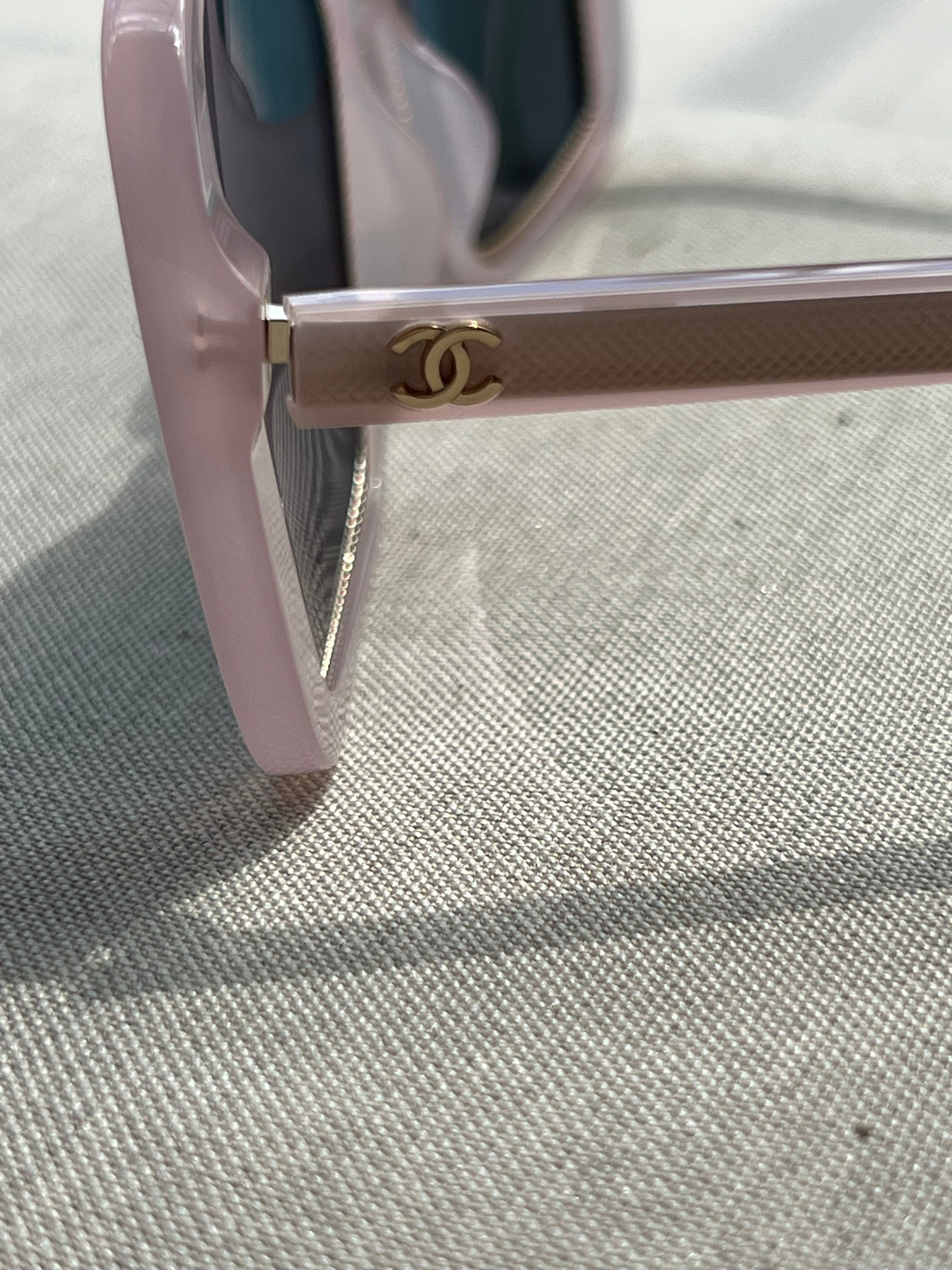 CHANEL 71709A Chain-Link Square Sunglasses | Pale Pink | Complete Set