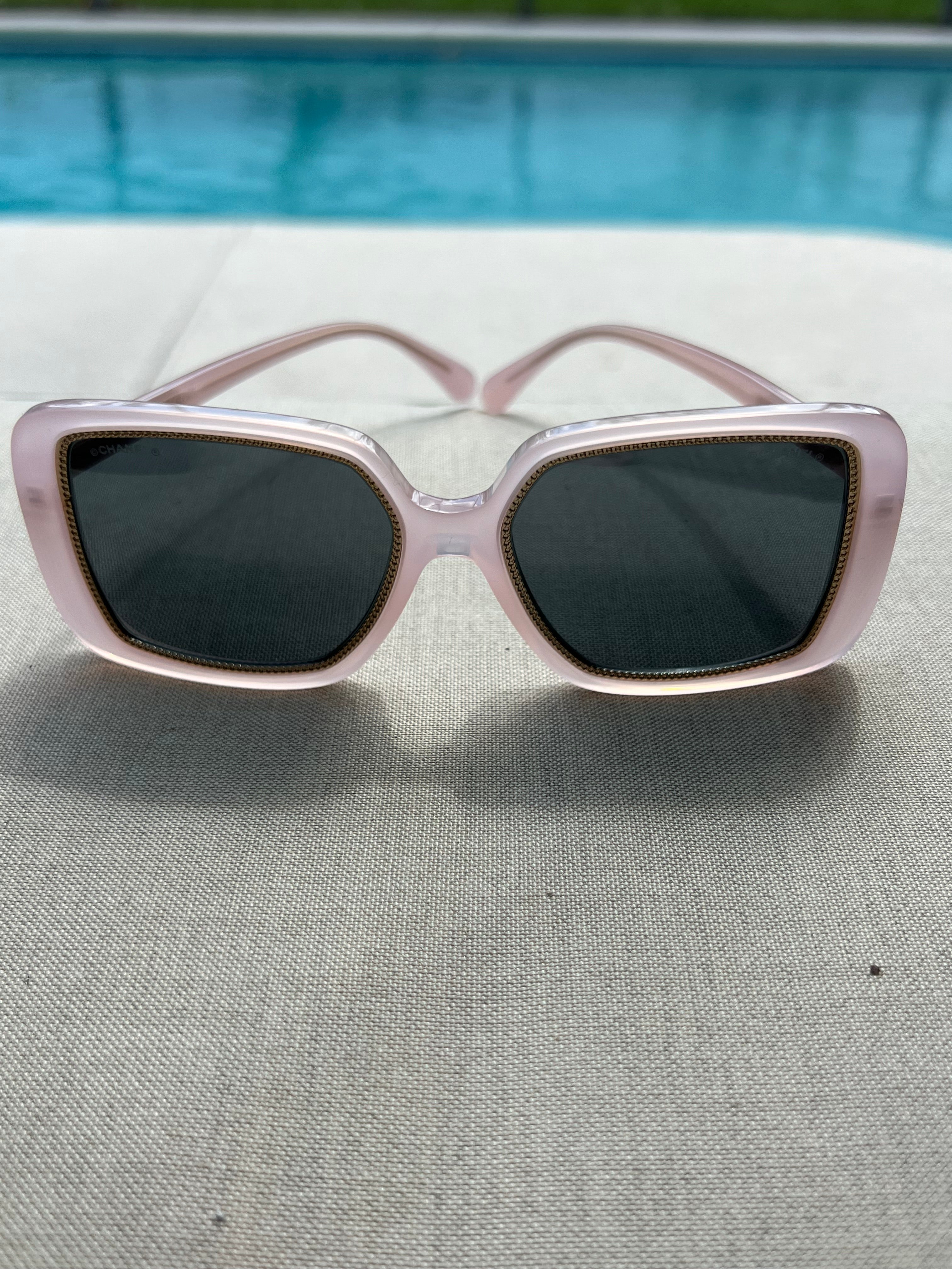 CHANEL 71709A Chain-Link Square Sunglasses | Pale Pink | Complete Set